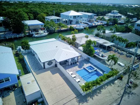 View/Area - 2301 Yellowtail Dr, Marathon, FL 33050 photo 4 of 18