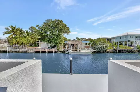 View/Area - 2301 Yellowtail Dr, Marathon, FL 33050 photo 2 of 18
