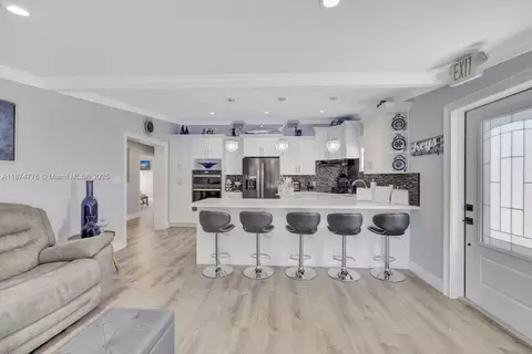 Kitchen - 2301 Yellowtail Dr, Marathon, FL 33050 photo 7 of 8