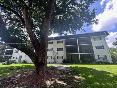 5090 SW 64th Ave #307, Davie, FL 33314