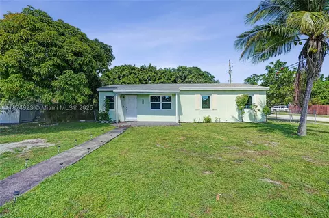301 NW 190th St, Miami Gardens, FL 33169