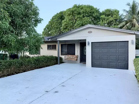 5817 NW 70th Ave, Tamarac, FL 33321