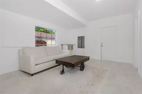 721 NW 6th St, Hallandale Beach, FL 33009
