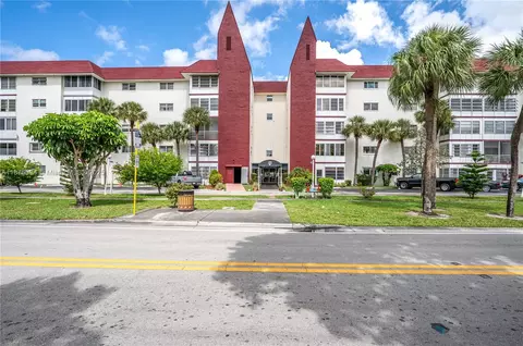 4851 NW 21st St #214, Lauderhill, FL 33313