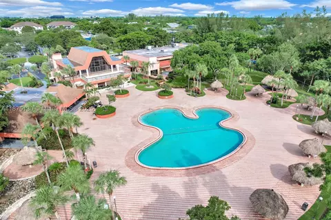 3150 Holiday Springs Blvd #8-305, Margate, FL 33063