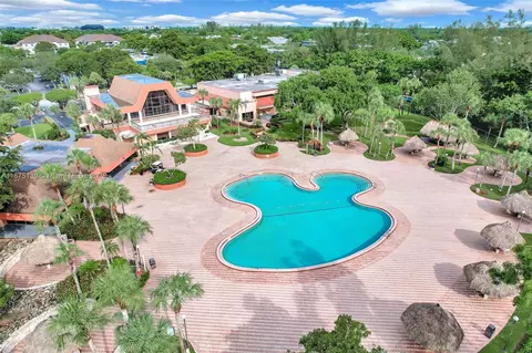 3150 Holiday Springs Blvd #8-305, Margate, FL 33063