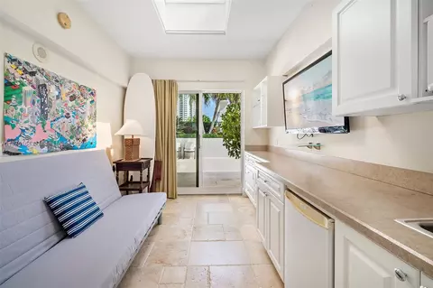 4775 Collins Ave #CA-A14, Miami Beach, FL 33140