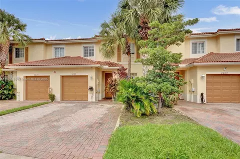 3237 NW 32nd Ter, Oakland Park, FL 33309