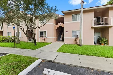 3261 Sabal Palm Mnr #206, Hollywood, FL 33024