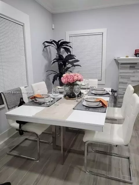 Dining - 1925-1927 Rodman St, Hollywood, FL 33020 photo 1 of 1