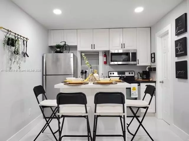 Kitchen - 1925-1927 Rodman St, Hollywood, FL 33020 photo 1 of 2
