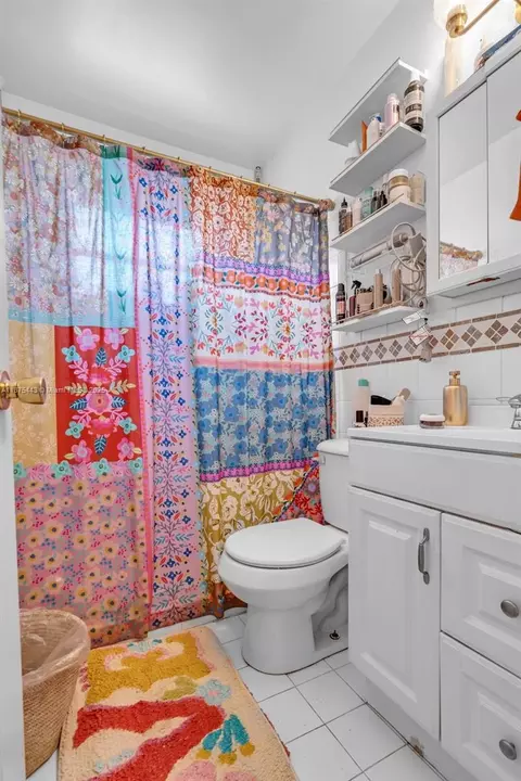 Bath - 1310 W 36th St, Hialeah, FL 33012 photo 2 of 2