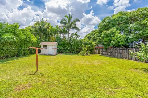 Exterior - 1310 W 36th St, Hialeah, FL 33012 photo 3 of 5