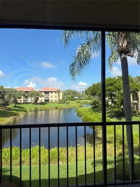 5147 Europa Dr #N, Boynton Beach, FL 33437