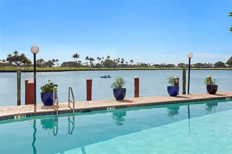 9240 W Bay Harbor Dr #4A, Bay Harbor Islands, FL 33154