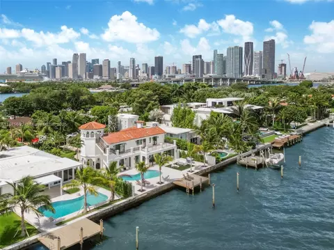 1001 N Venetian Dr, Miami Beach, FL 33139