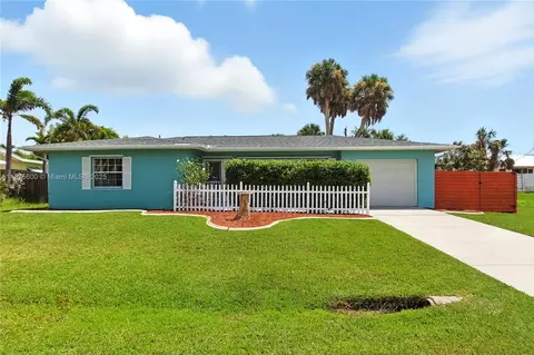 3030 Palm Dr, Punta Gorda, FL 33950
