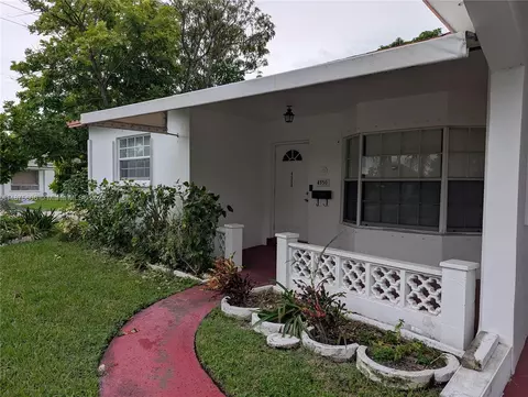 Exterior - 4550 NW 43rd St, Lauderdale Lakes, FL 33319 photo 1 of 2