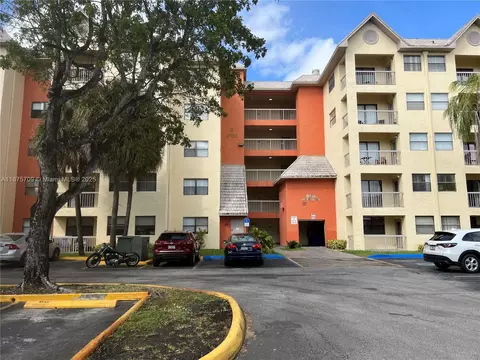 8180 Geneva Ct #326, Doral, FL 33166