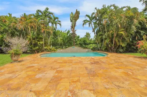 Exterior - 8467 NW 201st Ter, Hialeah, FL 33015 photo 3 of 8
