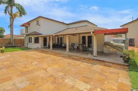 Exterior - 8467 NW 201st Ter, Hialeah, FL 33015 photo 5 of 8