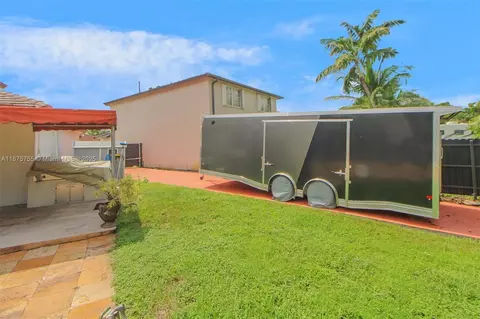 Exterior - 8467 NW 201st Ter, Hialeah, FL 33015 photo 8 of 8