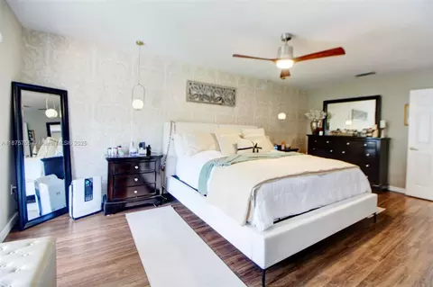 Bedroom - 8467 NW 201st Ter, Hialeah, FL 33015 photo 5 of 5