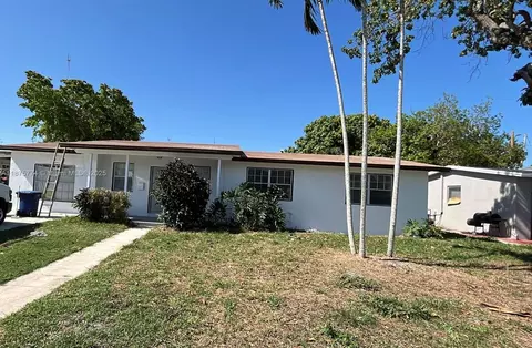 301 NW 194th Ter, Miami Gardens, FL 33169