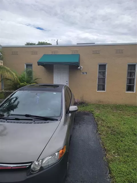 1670 Harding St, Hollywood, FL 33020