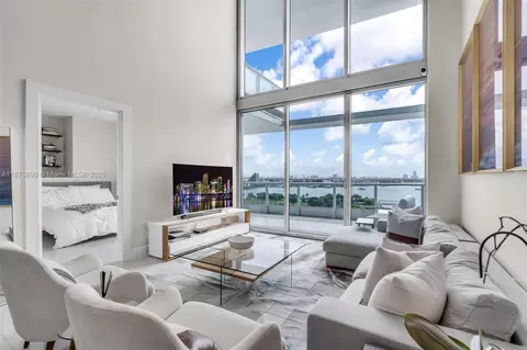 900 Biscayne Blvd #1707, Miami, FL 33132