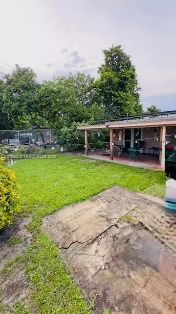 630 E 14th St, Hialeah, FL 33010 photo 3