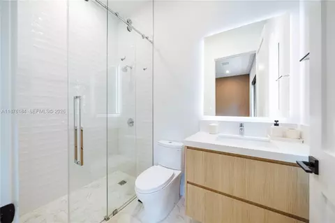 Bath - 12820 SW 80th Ave, Pinecrest, FL 33156 photo 9 of 10