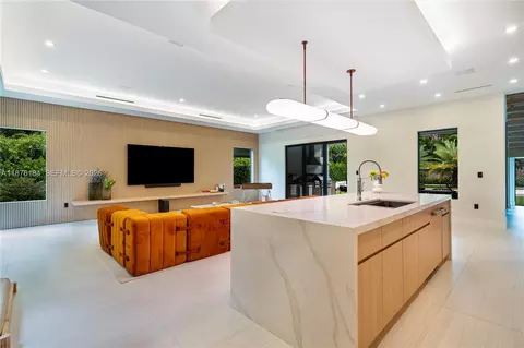 Kitchen - 12820 SW 80th Ave, Pinecrest, FL 33156 photo 5 of 6