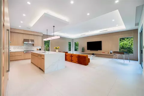 Living - 12820 SW 80th Ave, Pinecrest, FL 33156 photo 6 of 10