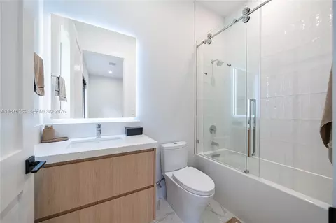 Bath - 12820 SW 80th Ave, Pinecrest, FL 33156 photo 8 of 10