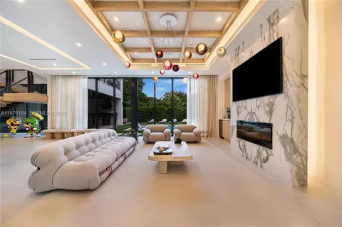 Living - 12820 SW 80th Ave, Pinecrest, FL 33156 photo 5 of 10