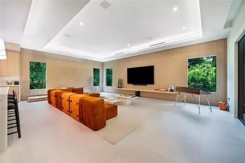 Living - 12820 SW 80th Ave, Pinecrest, FL 33156 photo 8 of 10