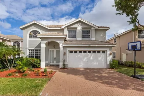11948 Glenmore Dr, Coral Springs, FL 33071