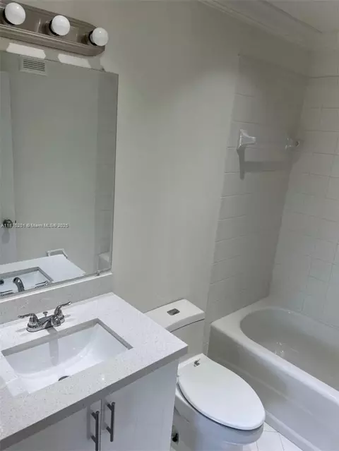 Undisclosed, Hialeah, FL 33015 photo 8