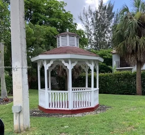 Undisclosed, Hialeah, FL 33015 photo 4
