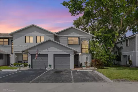 400 NW 103rd Ter, Pembroke Pines, FL 33026