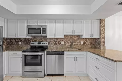 2607 NW 47th Ln #3304, Lauderdale Lakes, FL 33313