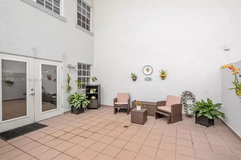Exterior - 49 Majorca Ave #203, Coral Gables, FL 33134 photo 2 of 6
