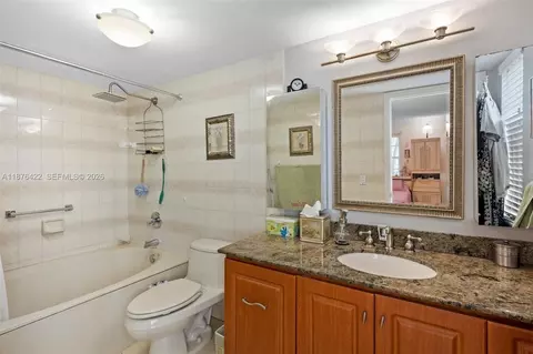 Bath - 49 Majorca Ave #203, Coral Gables, FL 33134 photo 1 of 2