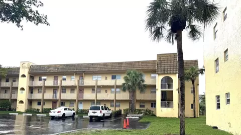 8305 Sunrise Lakes Blvd #312, Sunrise, FL 33322