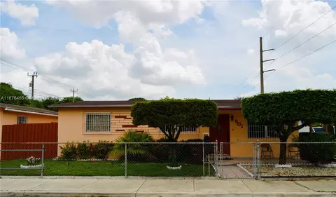 Exterior - 601 E 33rd St, Hialeah, FL 33013 photo 1 of 5