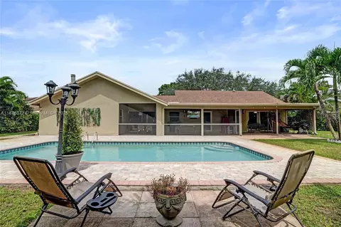 12100 Park Dr, Hollywood, FL 33026