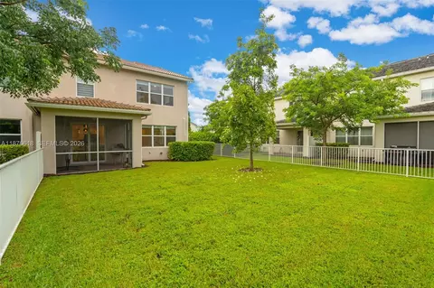 Exterior - 4754 Eucalyptus Dr, Hollywood, FL 33021 photo 3 of 4