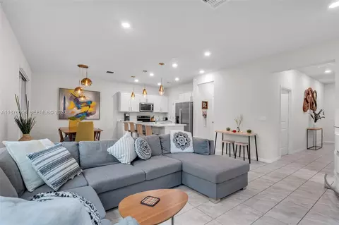 Other - 4754 Eucalyptus Dr, Hollywood, FL 33021 photo 3 of 15