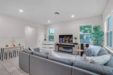 Other - 4754 Eucalyptus Dr, Hollywood, FL 33021 photo 2 of 15